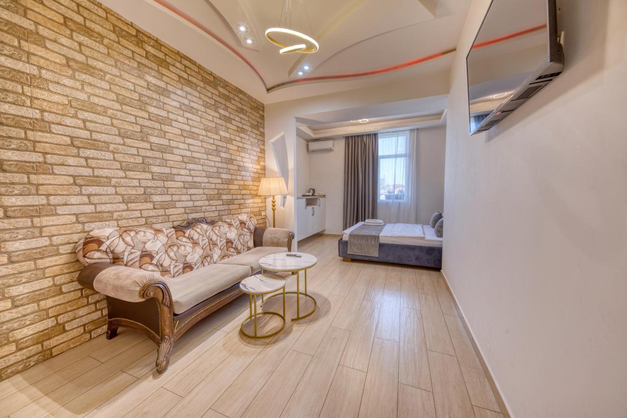 Aleppo Hotel Yerevan Exterior photo